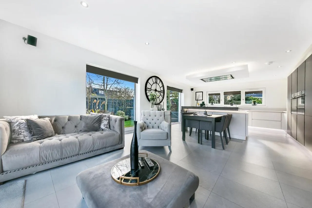 Countesswells Crescent Villa ✪ Grampian Lettings Ltd Aberdeen 0*,  United Kingdom